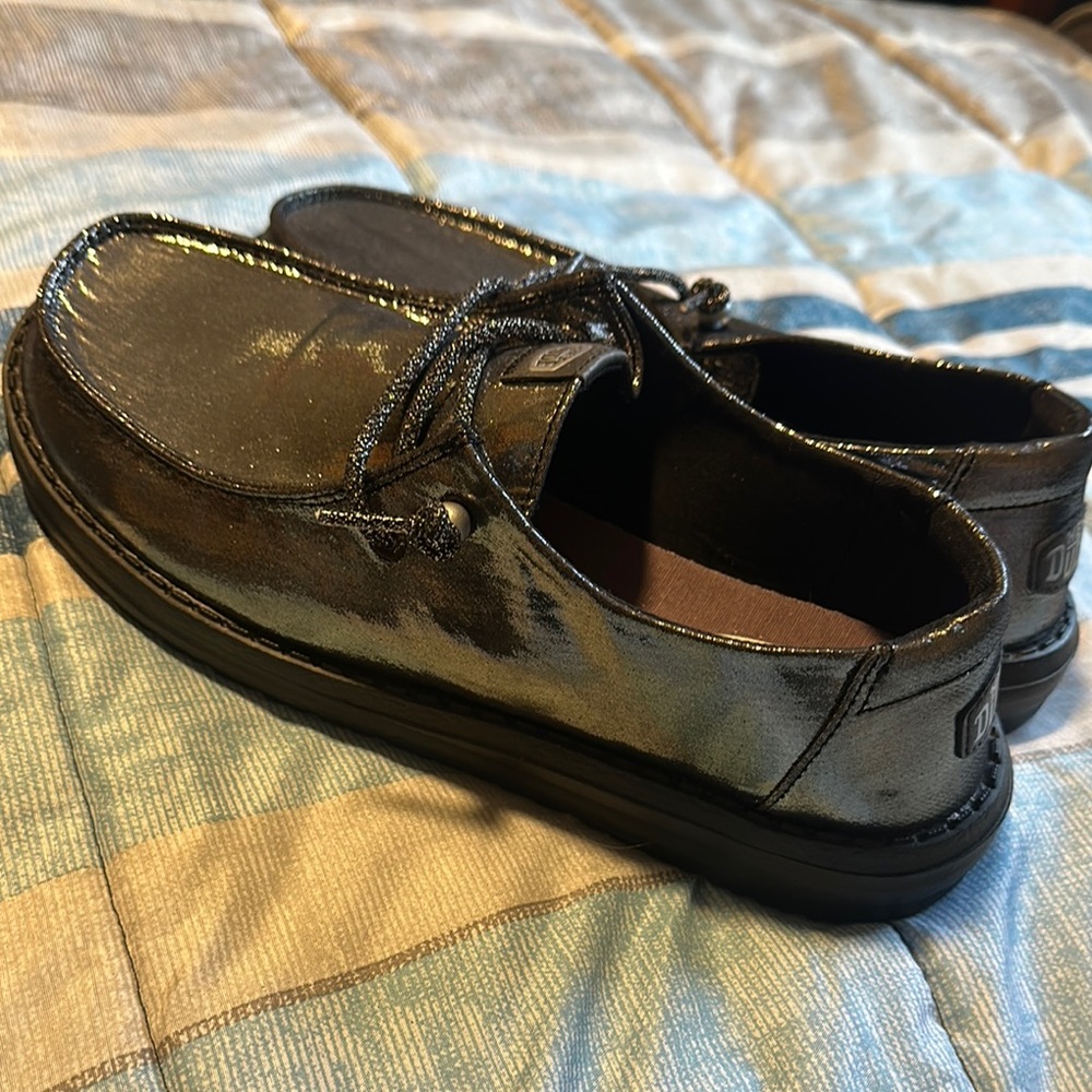 Hey Dude Wendy metallic shine 9